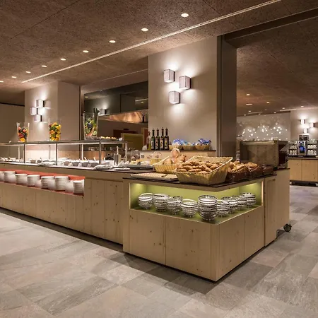 Sunstar & מלון 4*